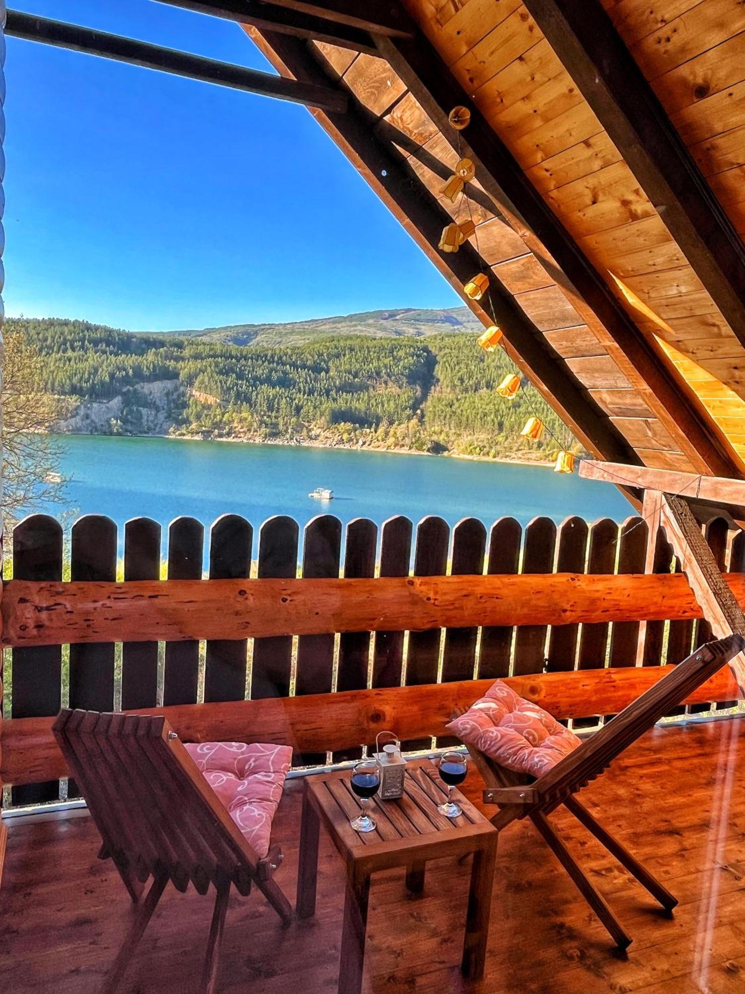 Zavojsko Jezero - Vila Jezero Pirot Buitenkant foto